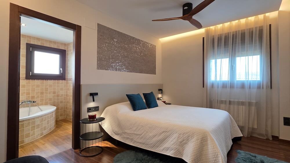 Property 2464 - Image 33